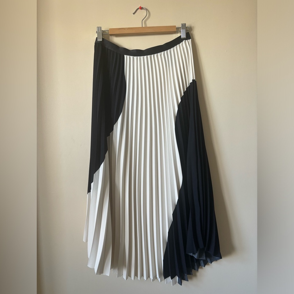 H&M two tone pleated midi skirt size 12.